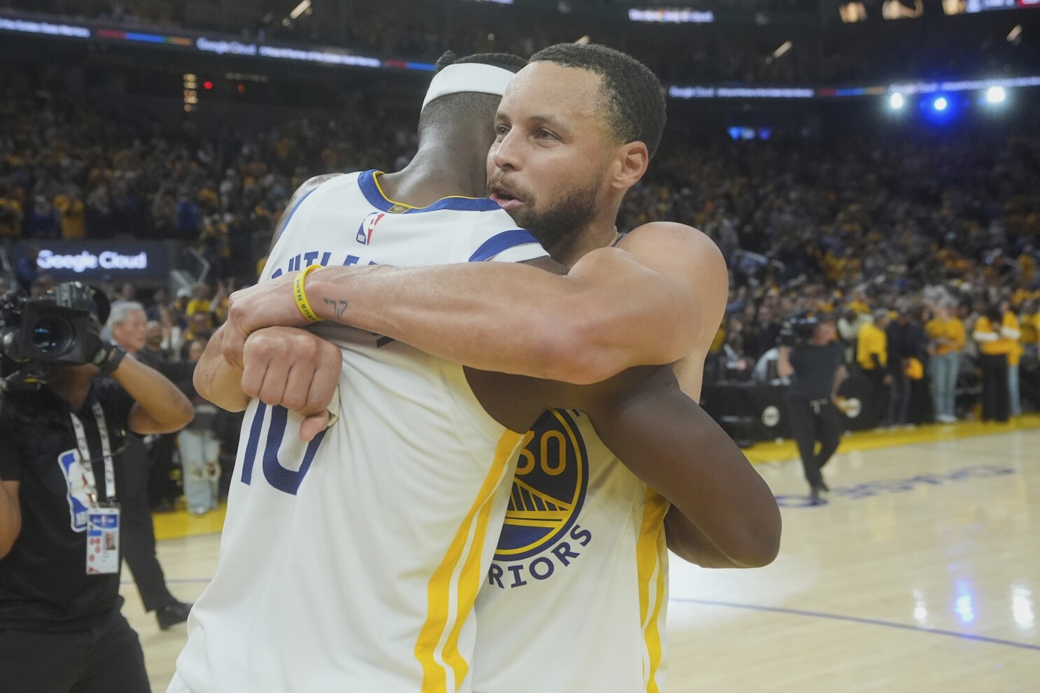 After Curry's highlight heave in a 40-point game, Green says